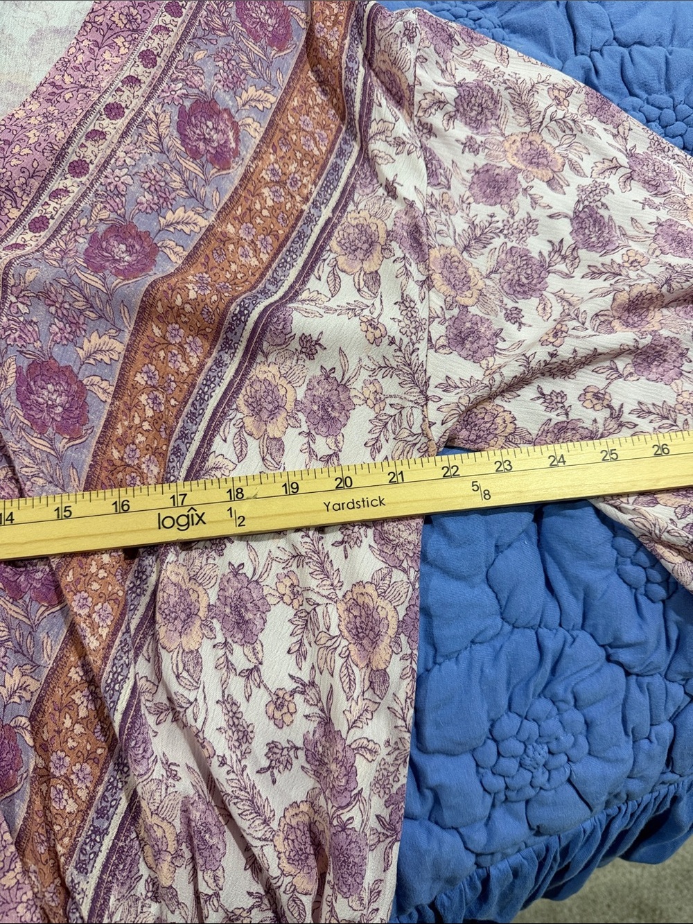 Mystree Lavender and Tan Floral V-Neck Tunic - Picture 4 of 6